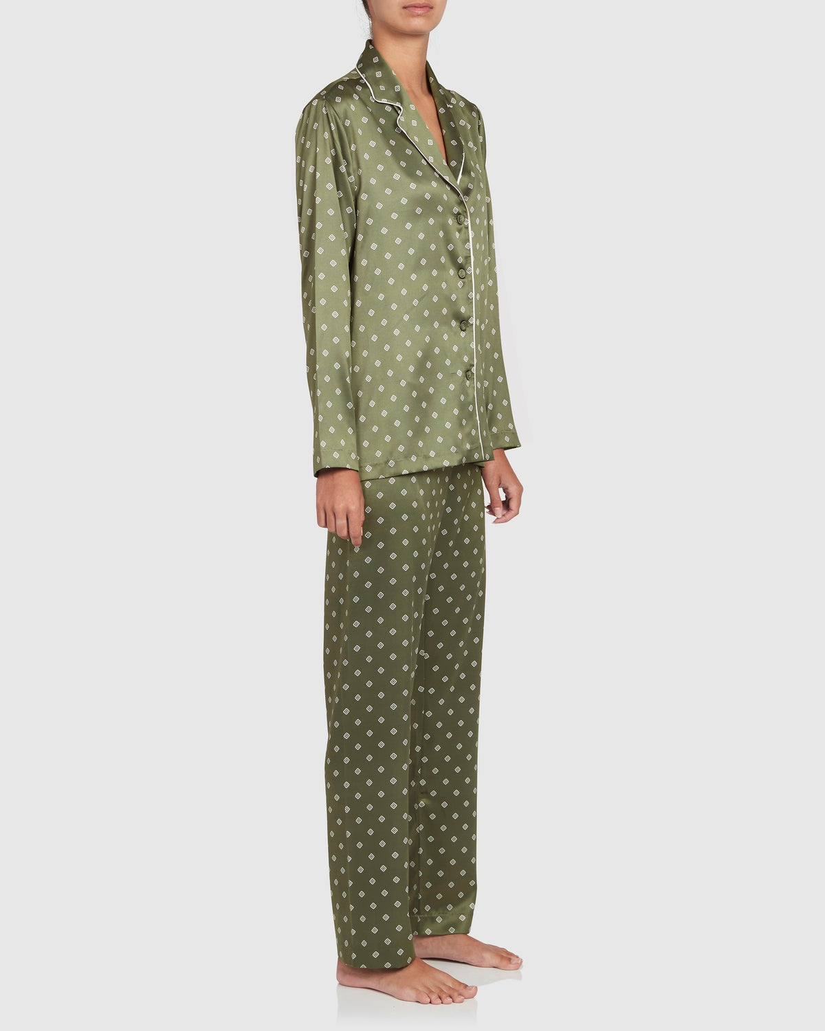 Load image into Gallery viewer, Capri Set - Olive Diamond Print
