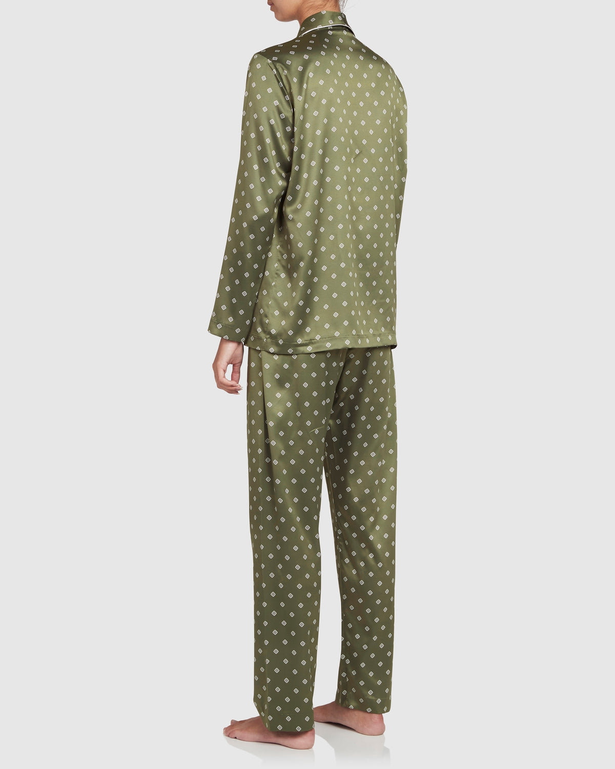 Load image into Gallery viewer, Capri Set - Olive Diamond Print
